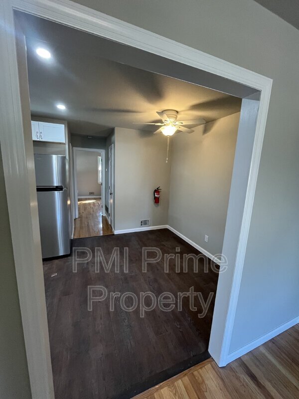 Building Photo - 219 Bathgate Ave