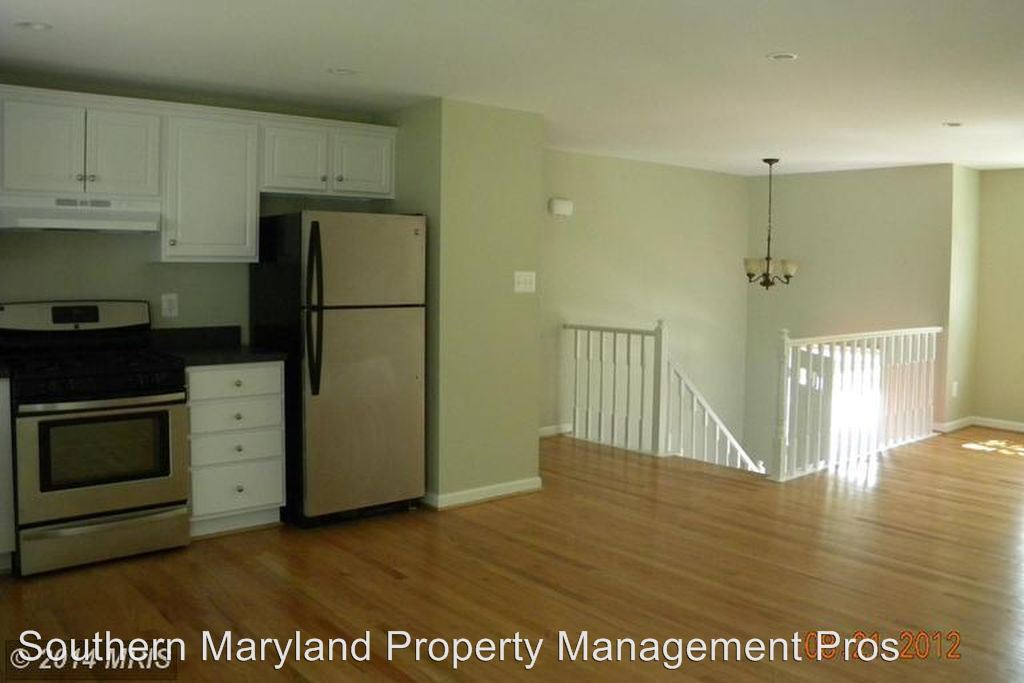 Building Photo - 2942 E Almondbury Dr