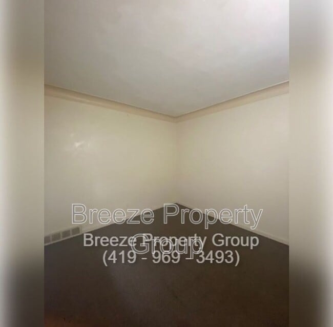 Building Photo - 319 N Detroit Ave