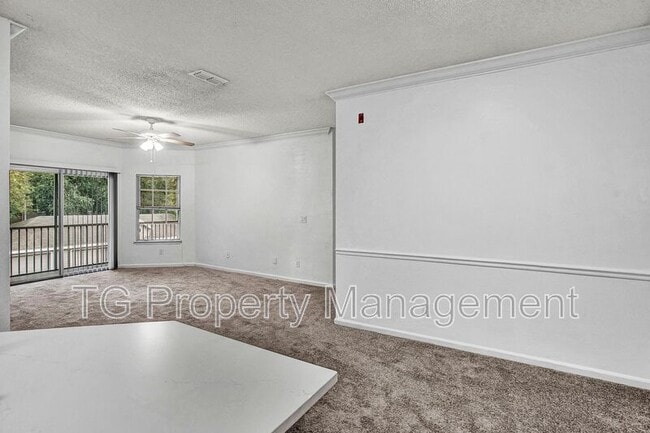 Building Photo - 10000 Gate Pkwy N