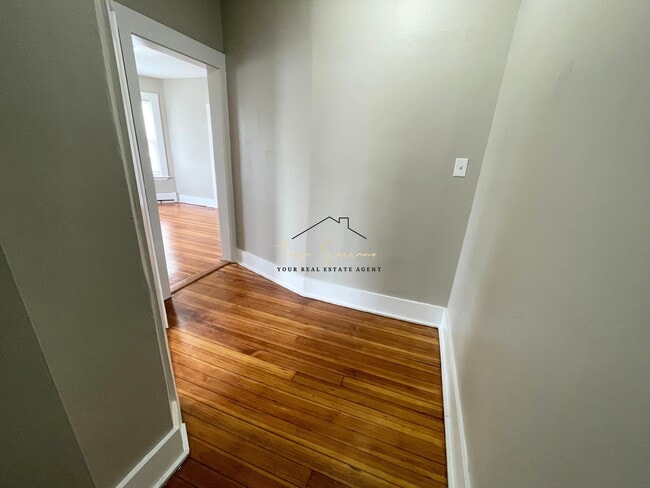 Building Photo - 6 Bowdoin Park