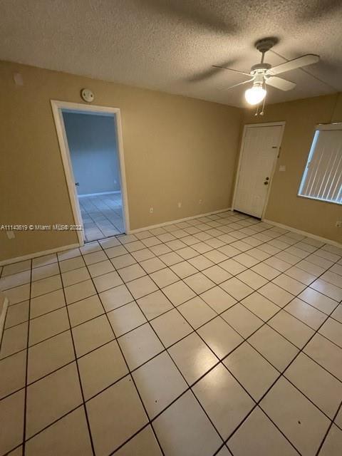 Foto del edificio - 6031 Shaker Wood Cir