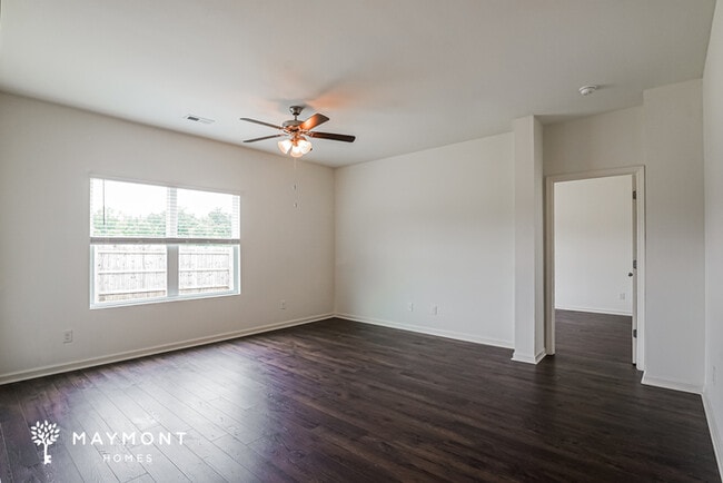 Foto del edificio - 5761 Timber Leaf Lp