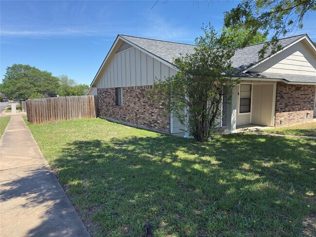 Foto del edificio - 1614 W Braker Ln