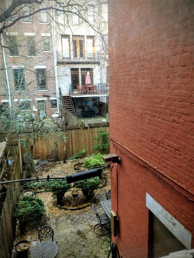 Building Photo - 143 W 119th St