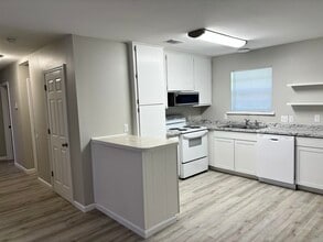 Building Photo - 340 Calhoun Ave