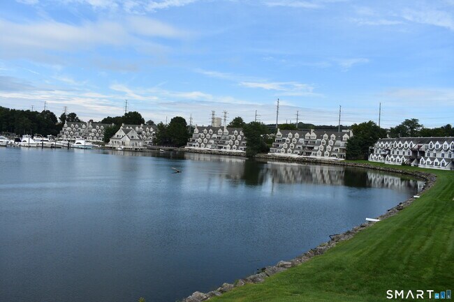 Foto del edificio - 735 Popes Island Rd