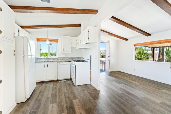 Foto del edificio - 32520 Westchester Dr