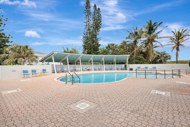 Foto del edificio - 1357 NE Ocean Blvd