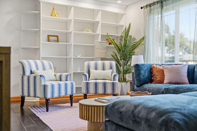 Foto del edificio - 1132 Gershwin Dr