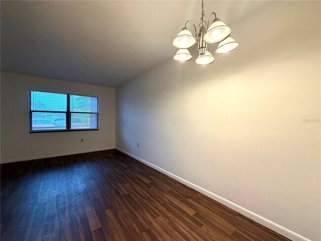 Building Photo - 710 Ave C SW