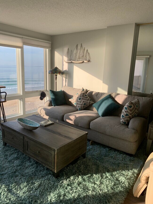 Sala de estar - 31 E Grand Ave