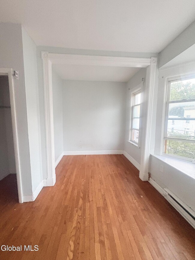 Building Photo - 356 2nd St