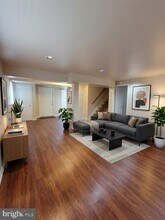 Building Photo - 203 Linden Ave