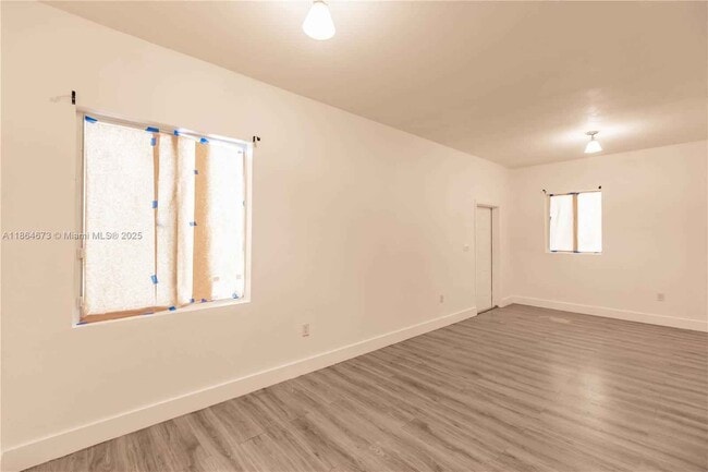 Foto del edificio - 445 NW 77th St