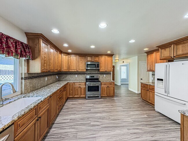 Foto del edificio - Charming 4-Bedroom Home in Poway – “The Ci...