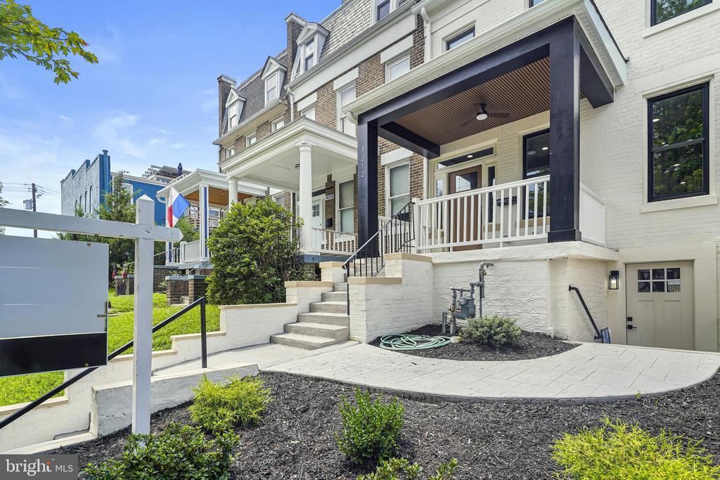 Foto principal - 4212 7th St NW