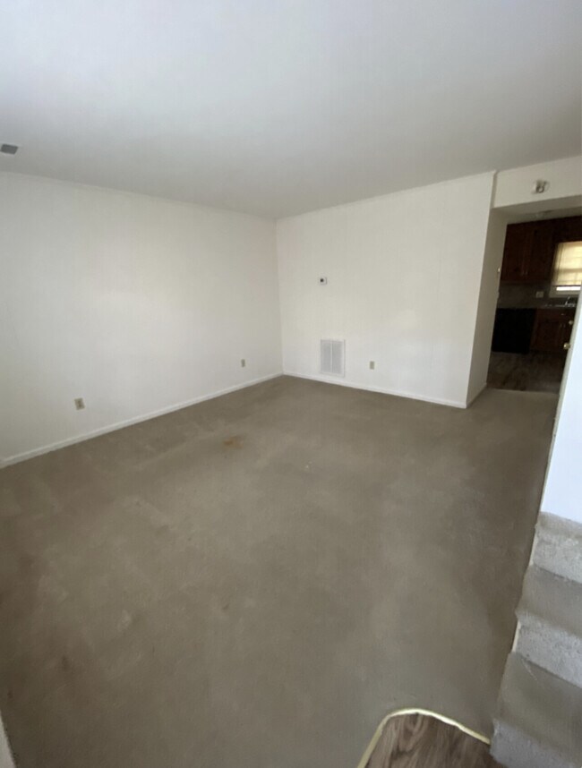 Foto del edificio - 928 Banks Rd
