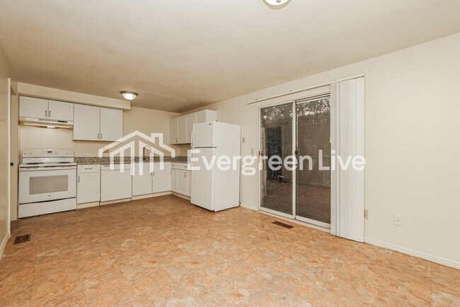 Foto del edificio - 8287 Mt Carmel St