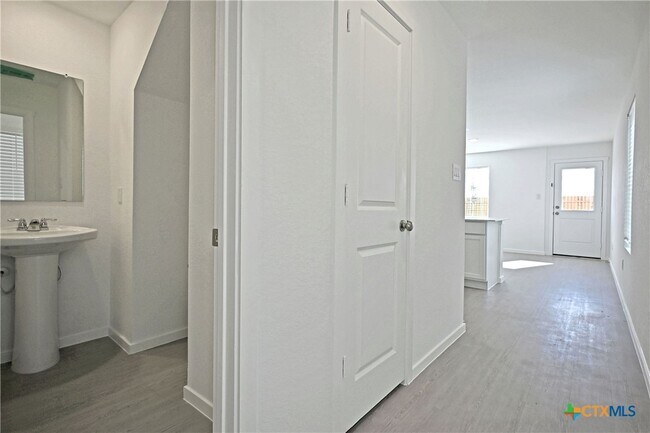 Building Photo - 11806 Bluebell Rdg