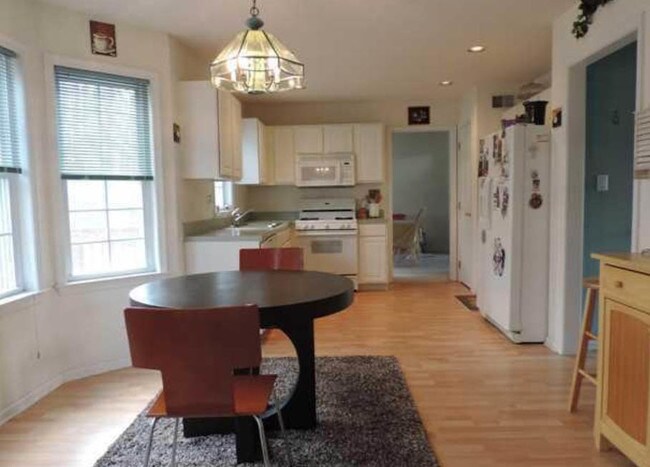 Building Photo - 23 Clover Hill Dr