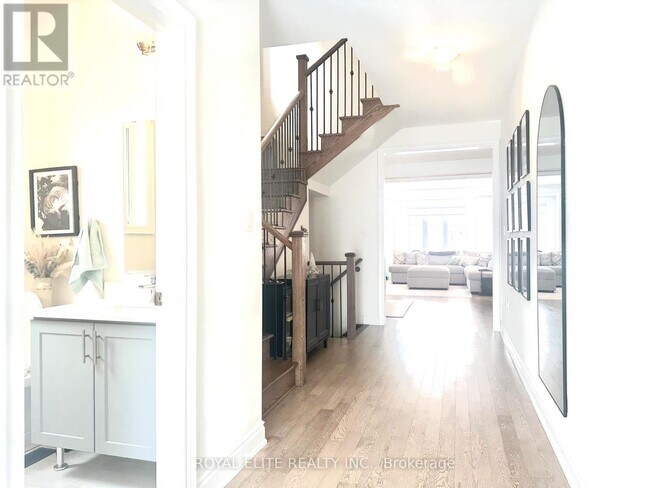 Photo du bâtiment - 38 Kenneth Rogers Cres