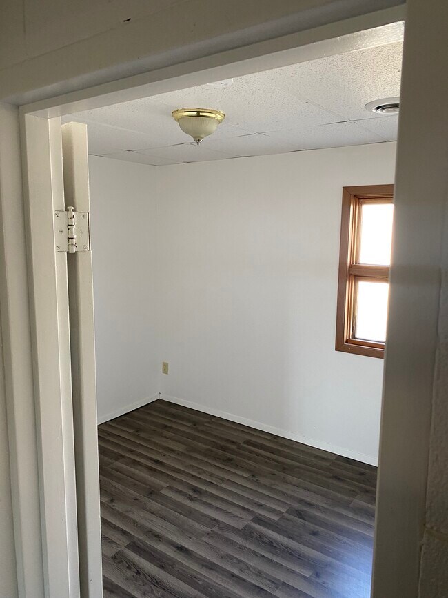 Unit 1 Bedroom #1 - 204 W 2nd St