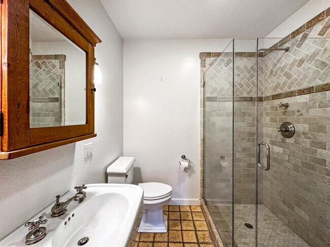 Foto del edificio - 19532 Natoma Oaks Ln