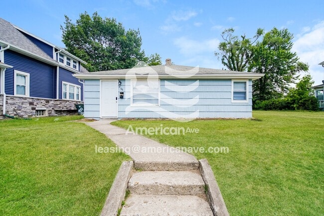 Building Photo - 906 N Adams St