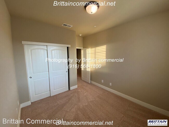 Building Photo - 3 br, 2.5 bath House - 3260 Dolcetto Street