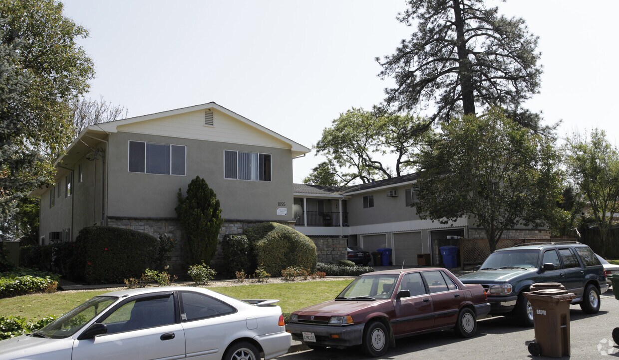 Building Photo - 1095 Crinella Ct