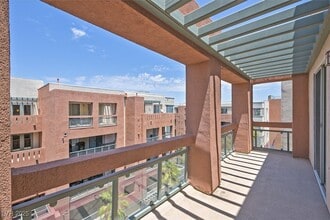 Building Photo - 31 E Agate Ave