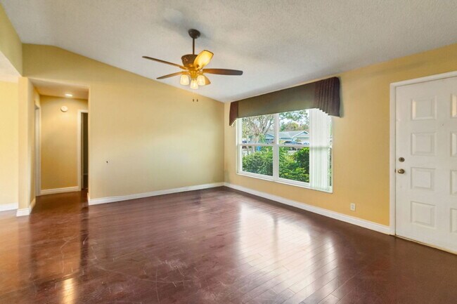 Foto del edificio - 14504 Mecca Pl