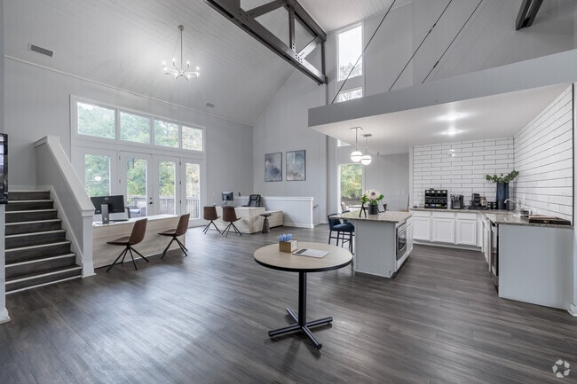 Leasing Center - The Clara