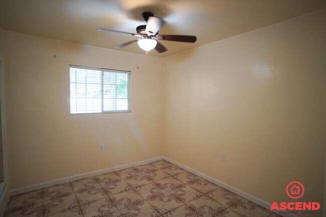 Foto del edificio - Charming 4 Bedroom, 2 Bathroom Home in Delano