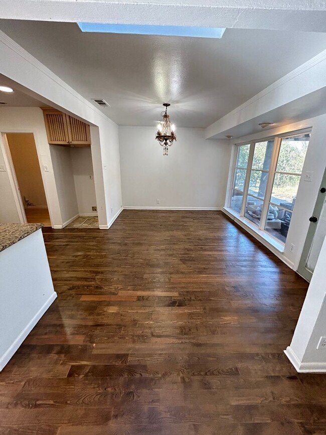 Building Photo - Experience the ultimate comfort of living ...