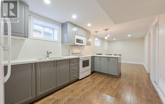 Building Photo - 2699 Sherhill Dr