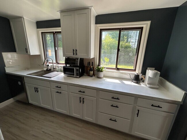 Foto del edificio - 138 Aikens Pl