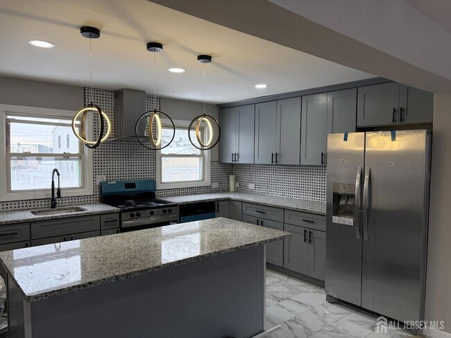 Foto del edificio - 162 Holly St