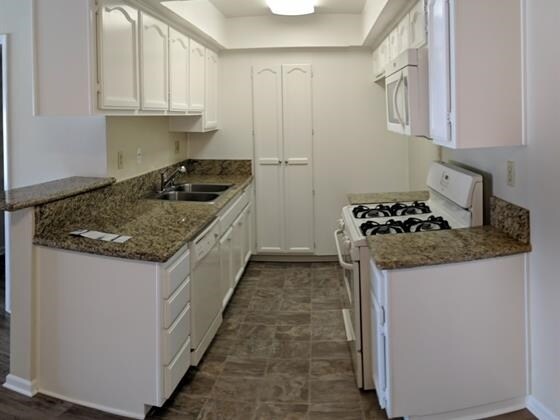Building Photo - 301 E Verdugo Ave