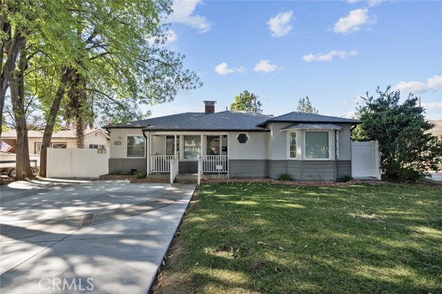 Foto principal - 9035 Rathburn Ave