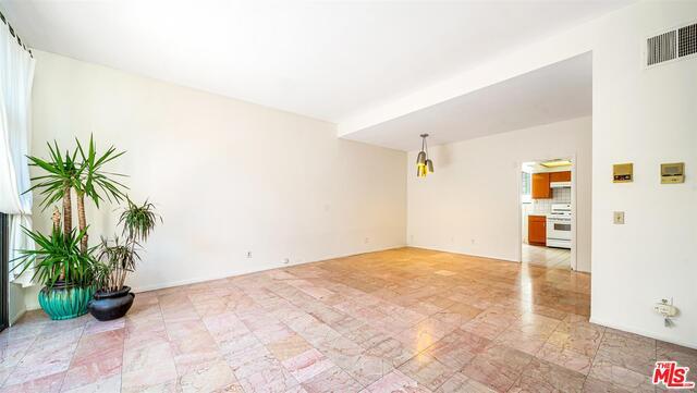 Foto del edificio - 817 N Croft Ave
