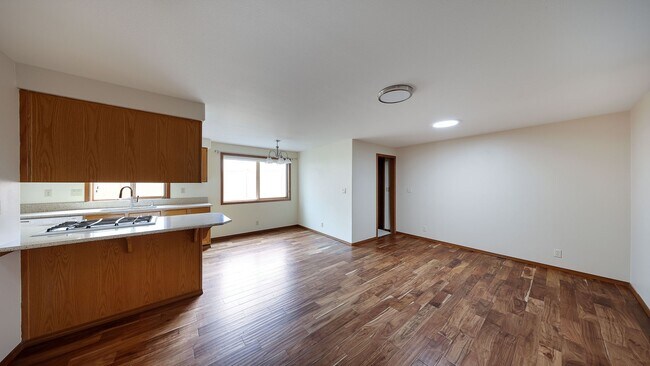 Foto del edificio - 3 Bed 2 Bath - Small-Medium Dog per Approval - Gas Furnace and A/C - NAS Whidbey
