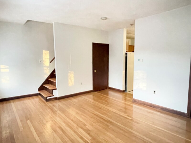 Foto principal - 320 Granite St