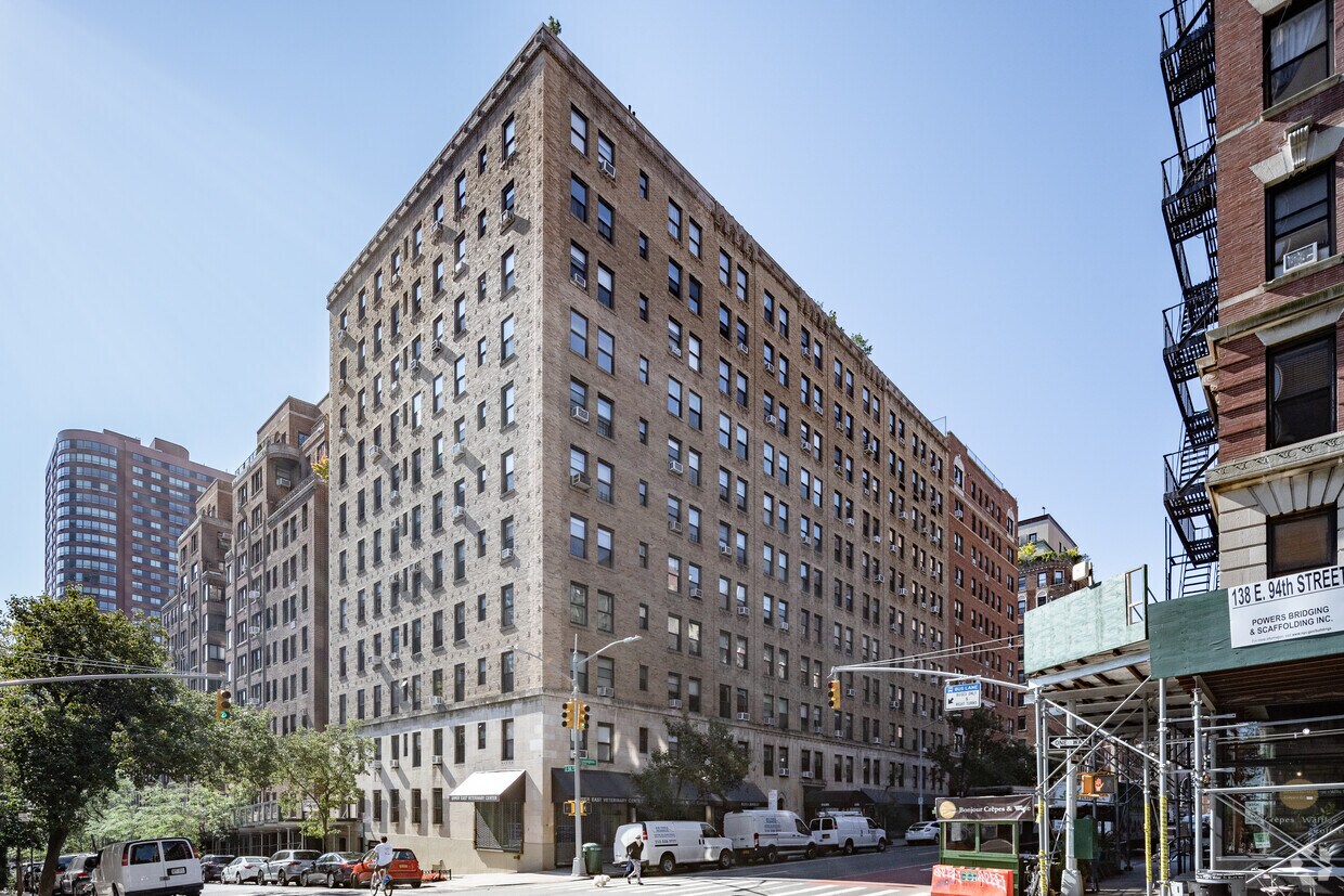 Primary Photo - 1435 Lexington Ave
