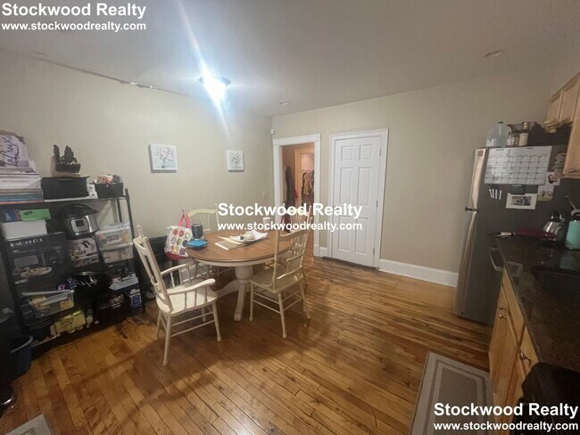 Foto del edificio - 866 Dorchester Ave