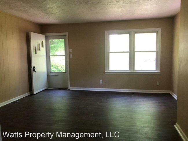 Foto del edificio - 3 br, 1 bath House - 137 Central Street