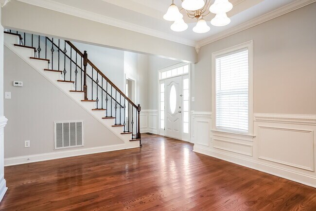 Foto del edificio - 476 Winding Oak Way