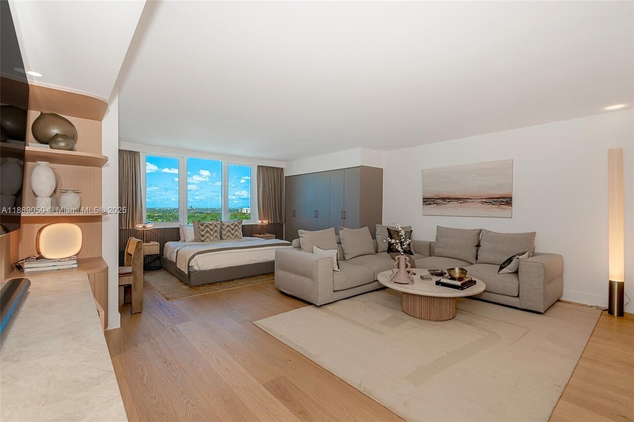 Foto principal - 2301 Collins Ave