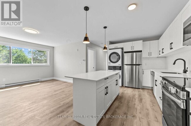 Building Photo - 400 Scenic Dr